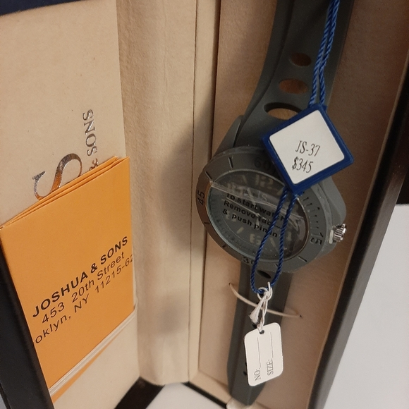 Mens accessories - Picture 3 of 8